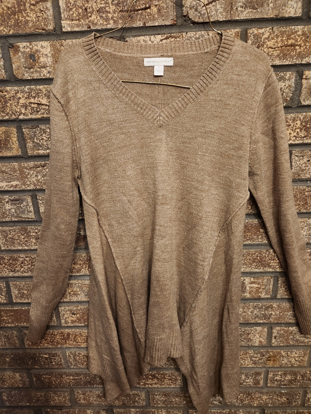 New York & Company Taupe V-Neck Longline Sweater Size XS